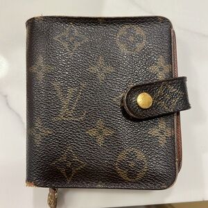 Selling my Monogram LV Wallet!